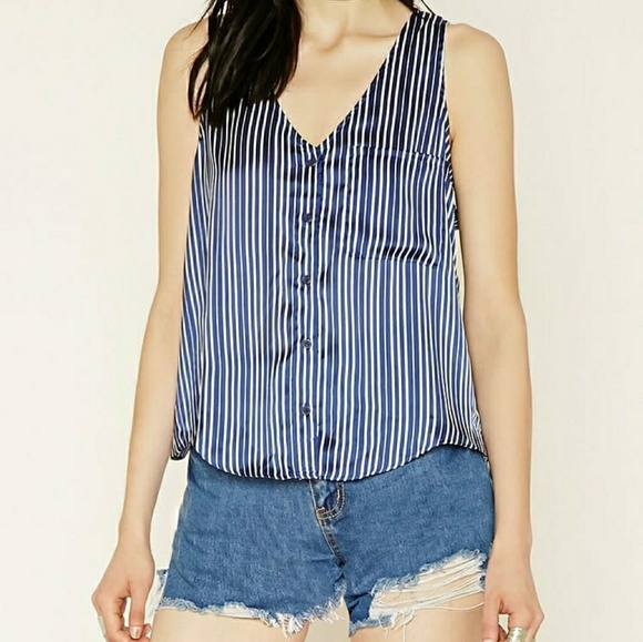 Satin open back Striped button up tank - Picture 2 of 7